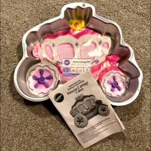 Wilton Princess Carriage Cake Pan